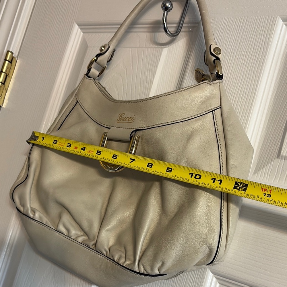 Gucci Cream Hobo Bag with Elegant D-Ring Accent - Picture 5 of 9